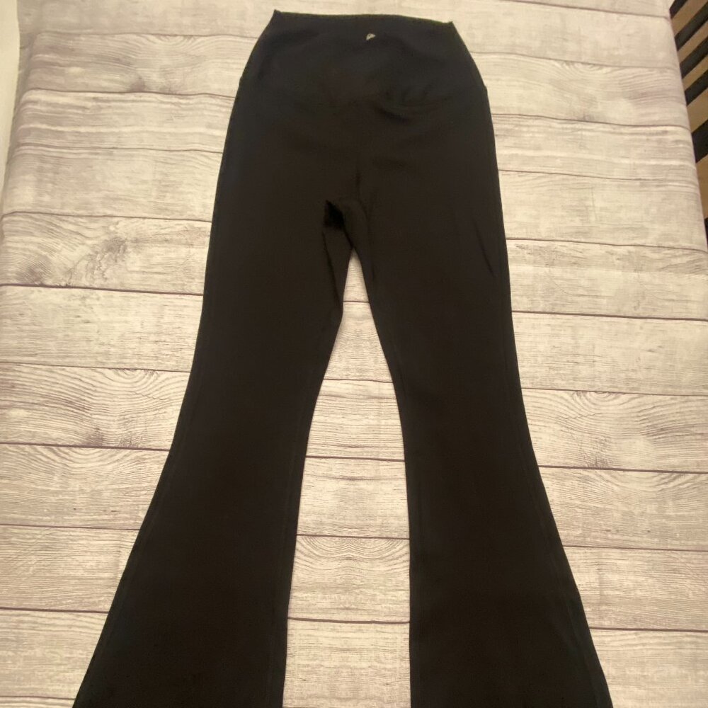 Yogalicious Black Bell Bottom Flare V Waisted Leggings Size XS NWOT